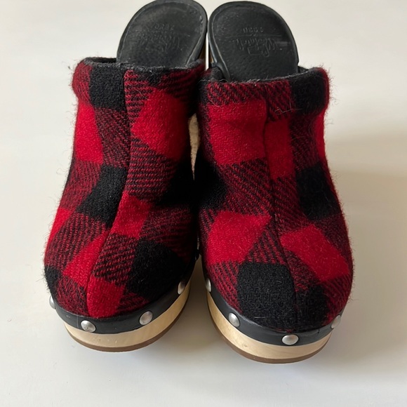 Woolrich Buffalo Plaid Clogs - Picture 1 of 3